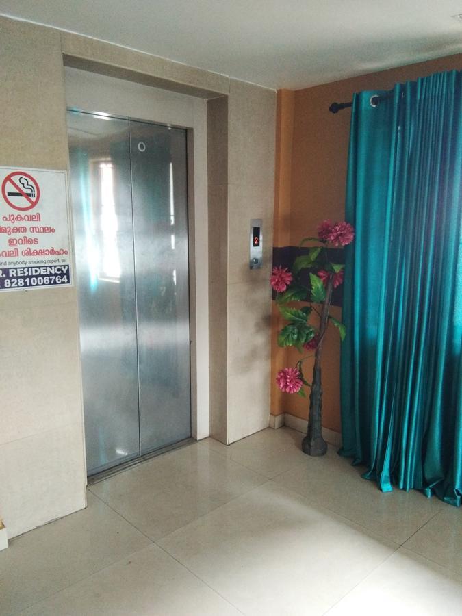 A.R.Residency Hotel Kunnamangalam ภายนอก รูปภาพ