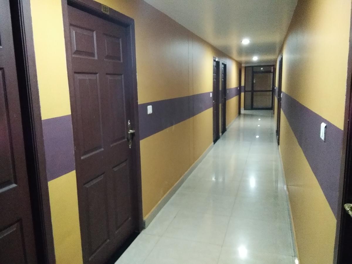 A.R.Residency Hotel Kunnamangalam ภายนอก รูปภาพ
