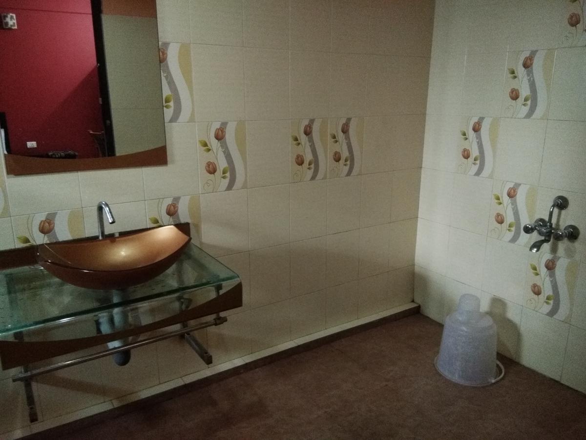 A.R.Residency Hotel Kunnamangalam ภายนอก รูปภาพ