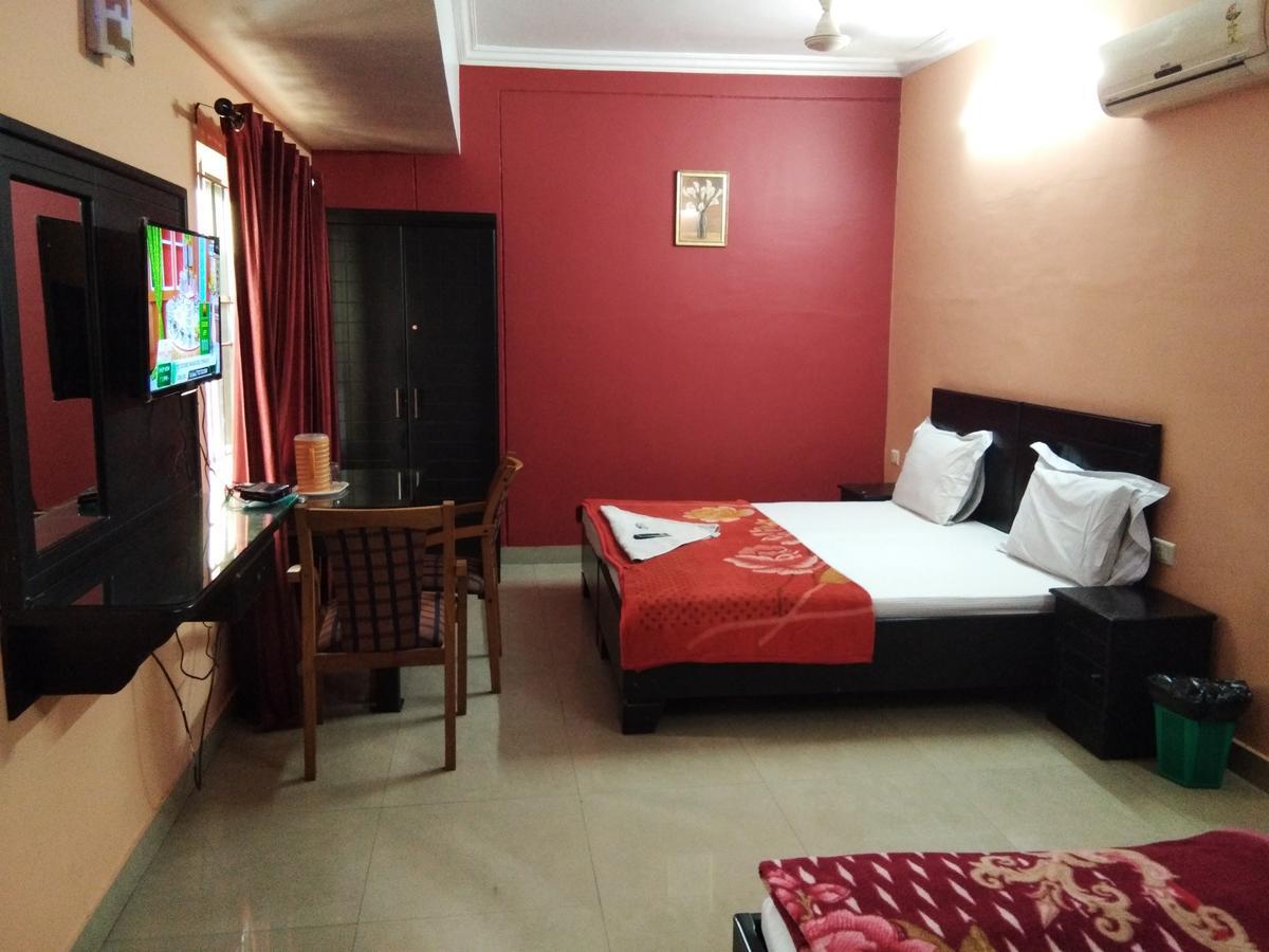A.R.Residency Hotel Kunnamangalam ภายนอก รูปภาพ